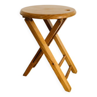 Round folding stool