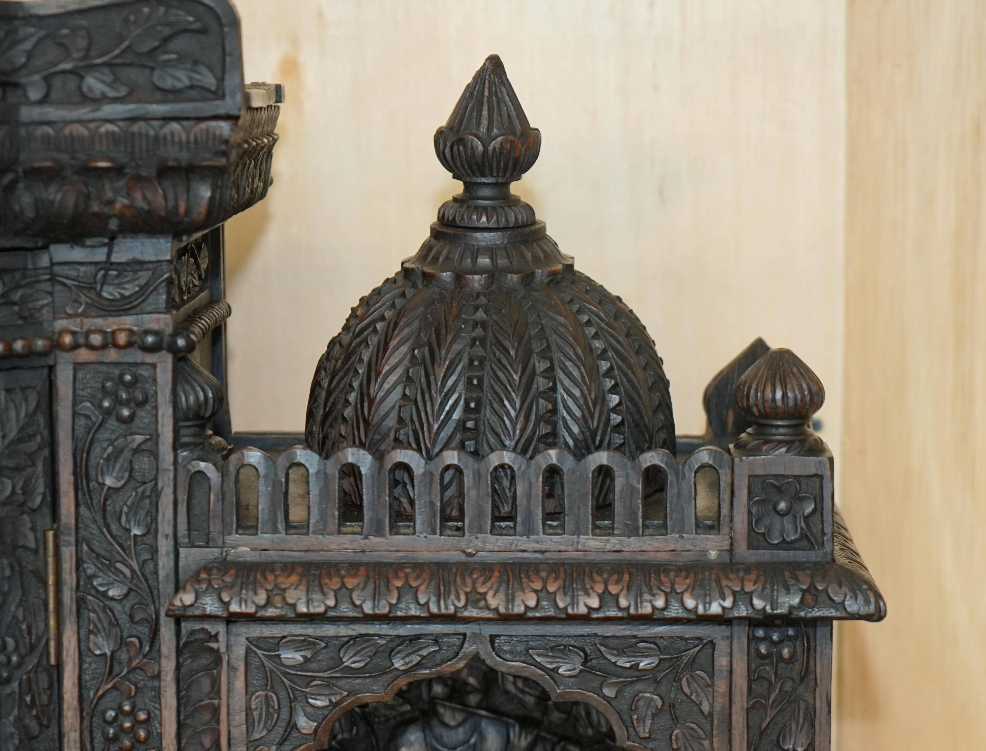 Buffet antique sculpté main style temple birman vers 1860