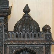 Buffet antique sculpté main style temple birman vers 1860
