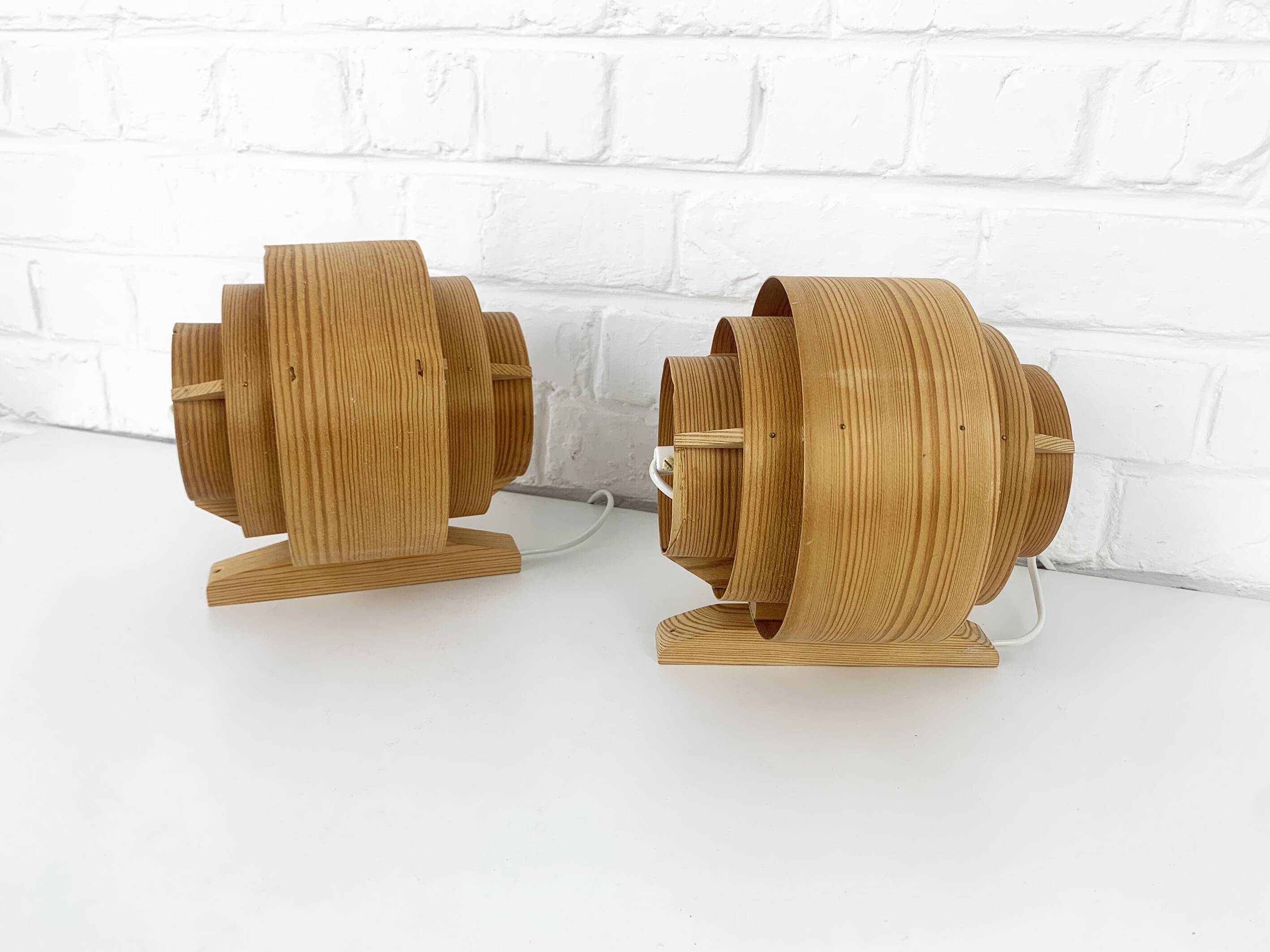 Pair of V-327 pine wall lights Hans-Agne Jakobsson for AB Markaryd, 1960
