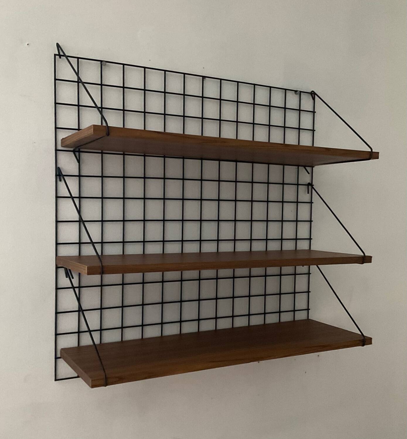 Meca shelf by Pierre Guariche for Meurop 1960s