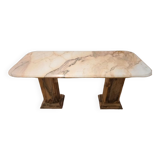 Table basse en marbre rose