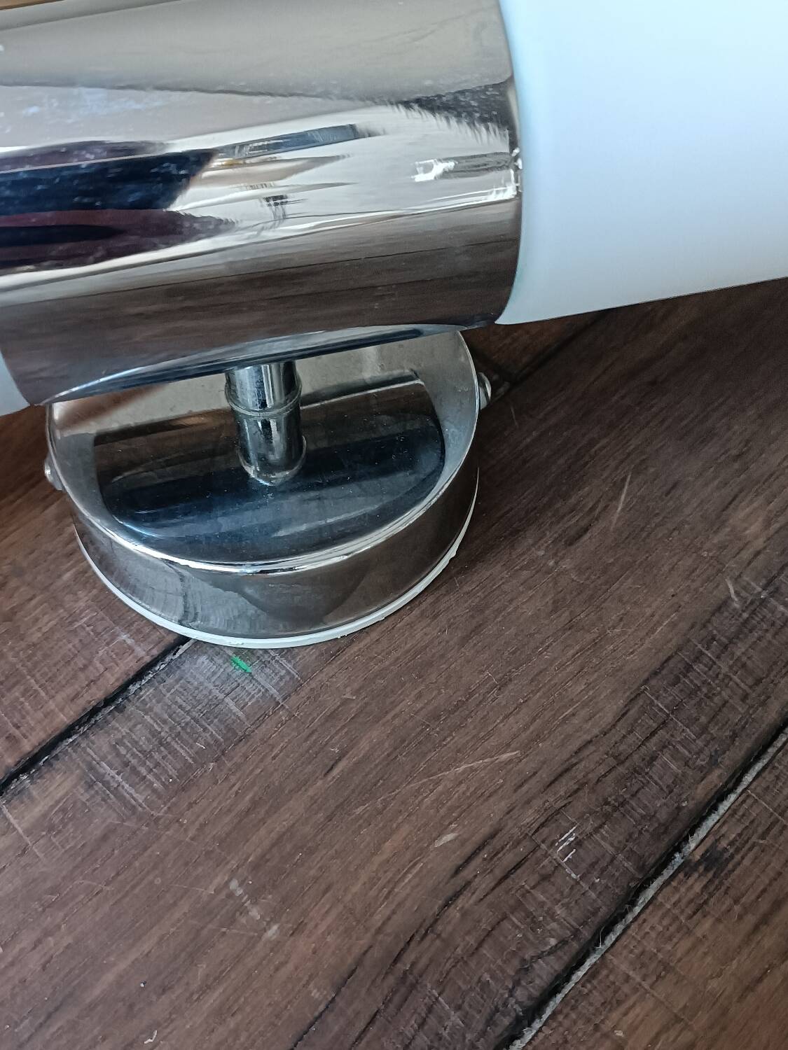 Wall light with opaque glass