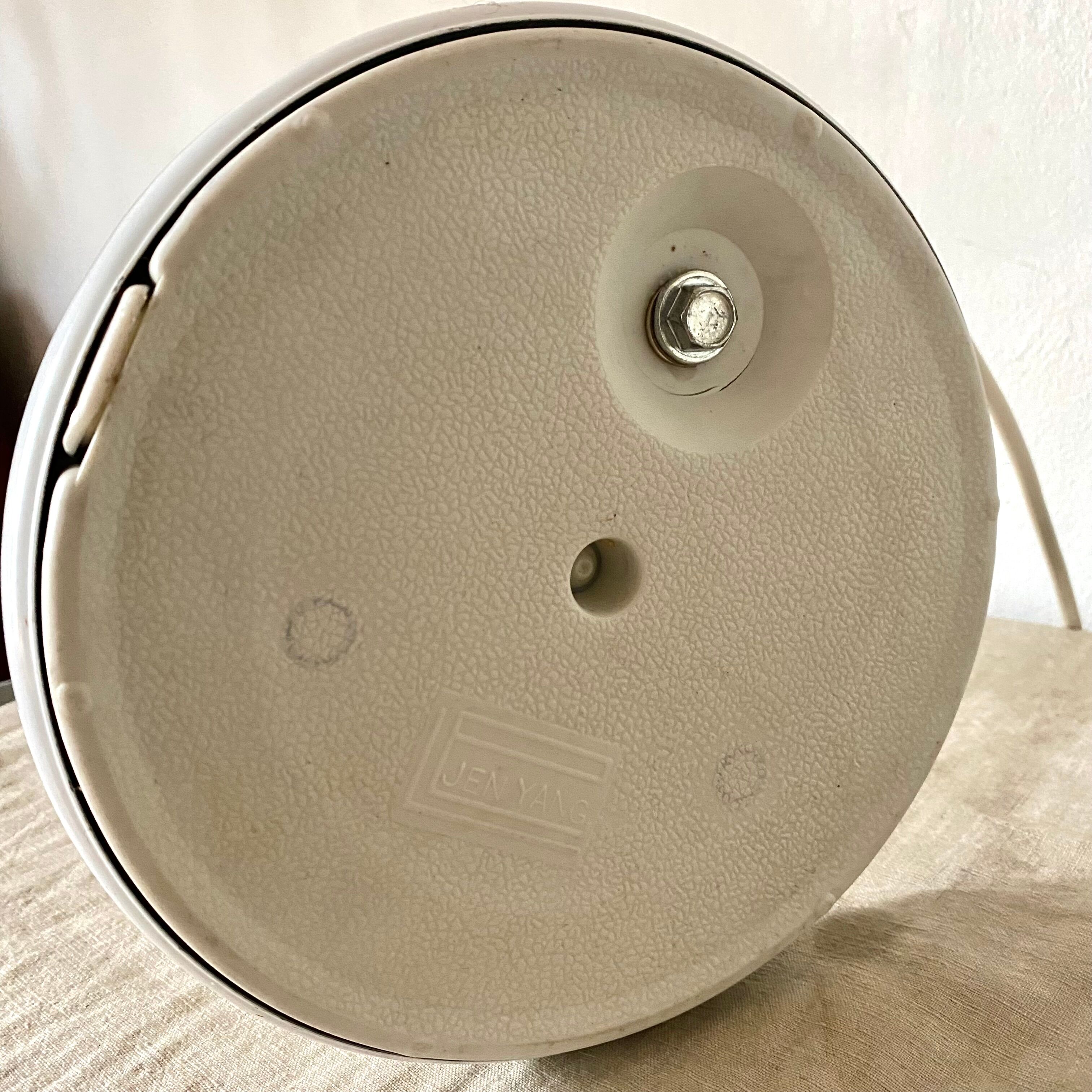 Seneca 80s desk lamp