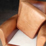 Vintage leather club armchair. very good condition.
