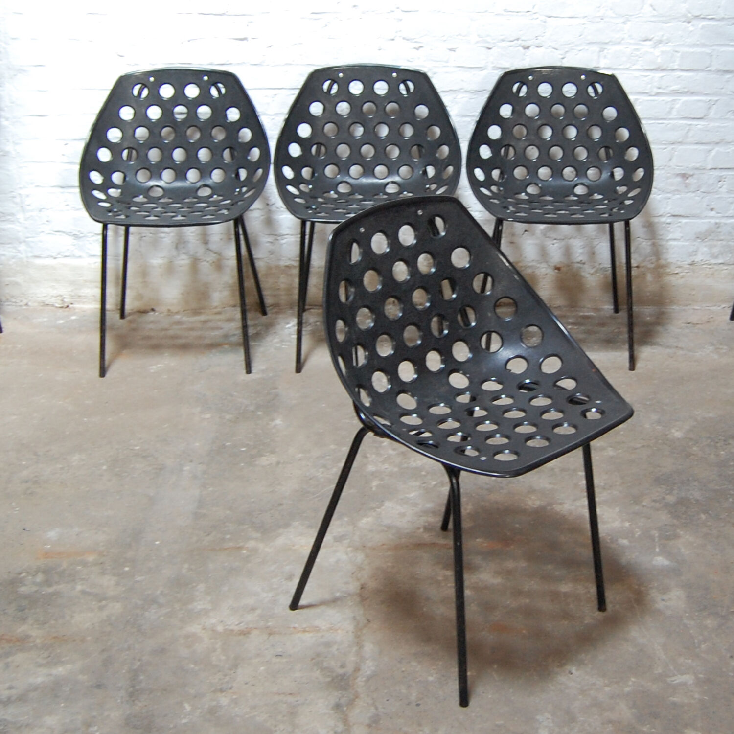 Set of 4 chairs model "Coquillage" by Pierre Guariche for Meurop