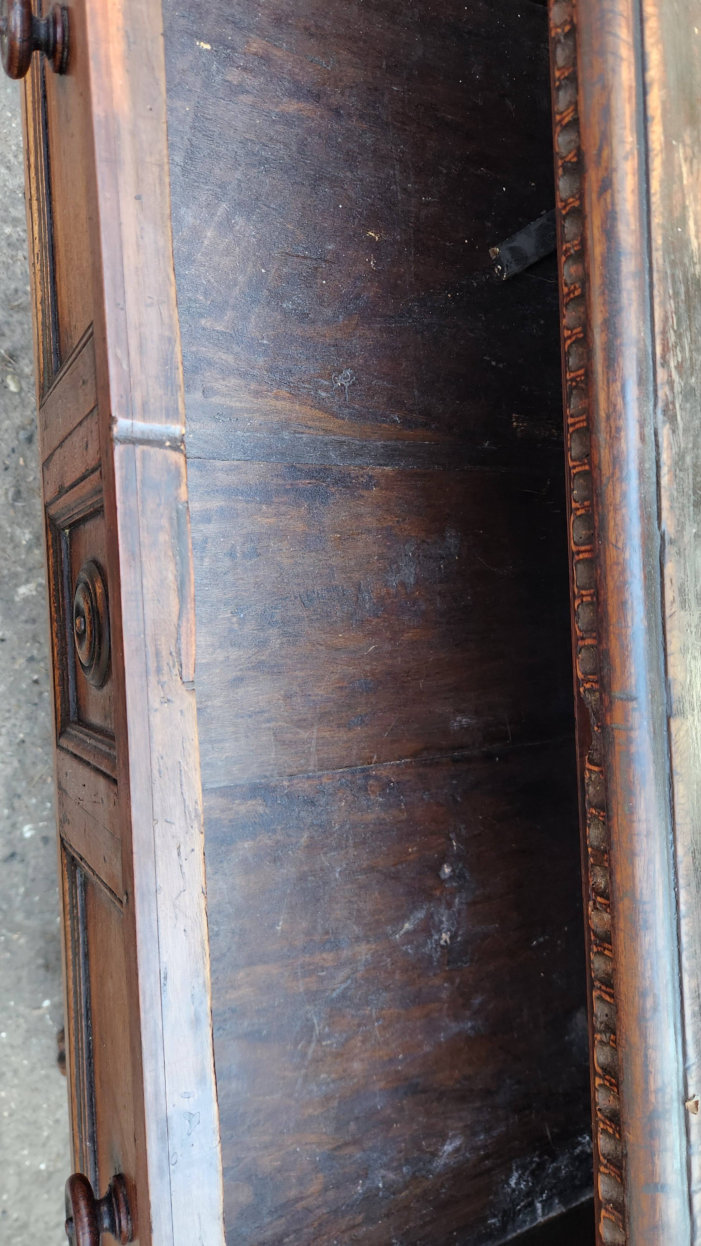 Antique commode from the 18th century in solid wood.