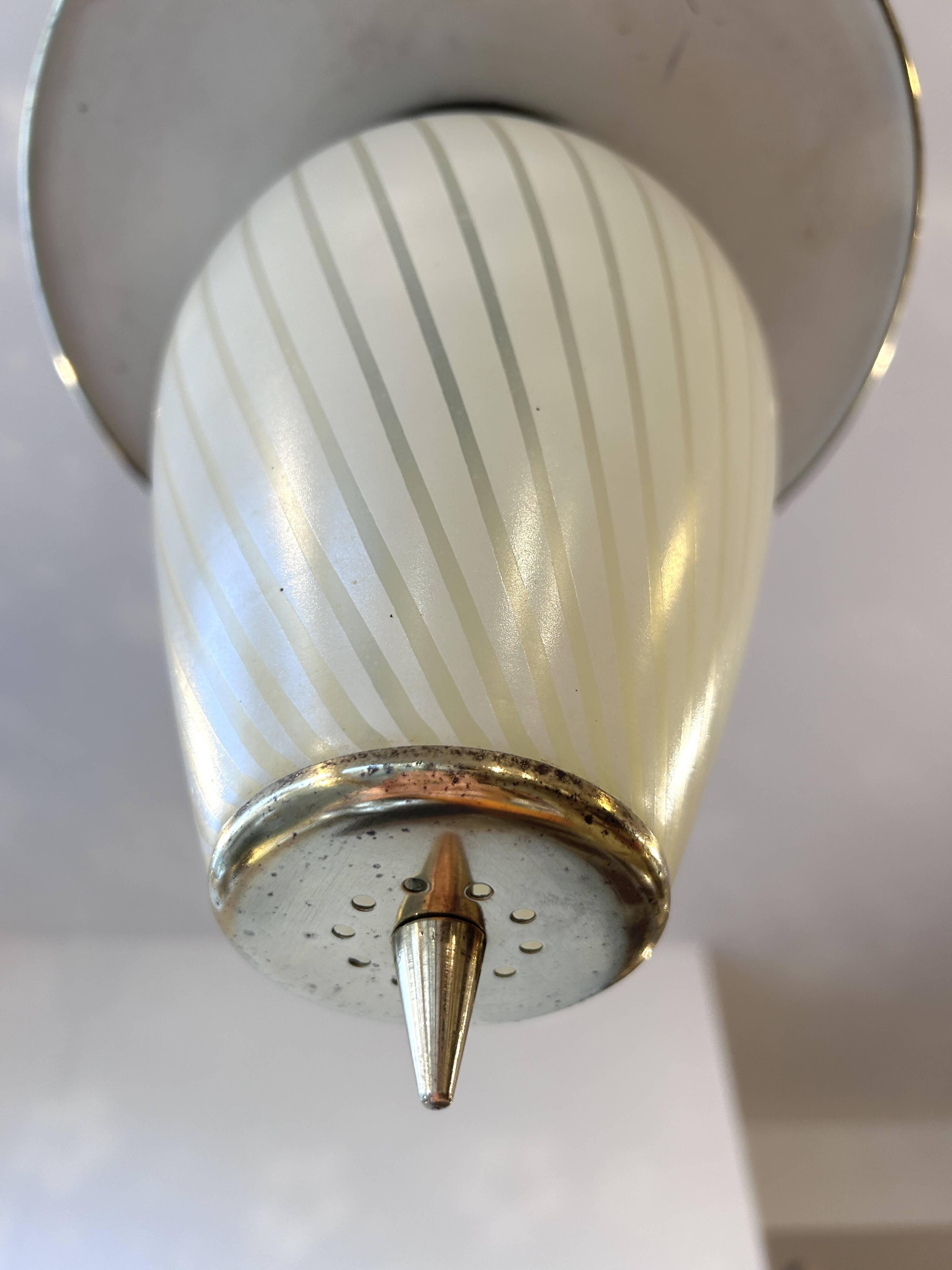 Mid-Century suspension in brass and opaline glass