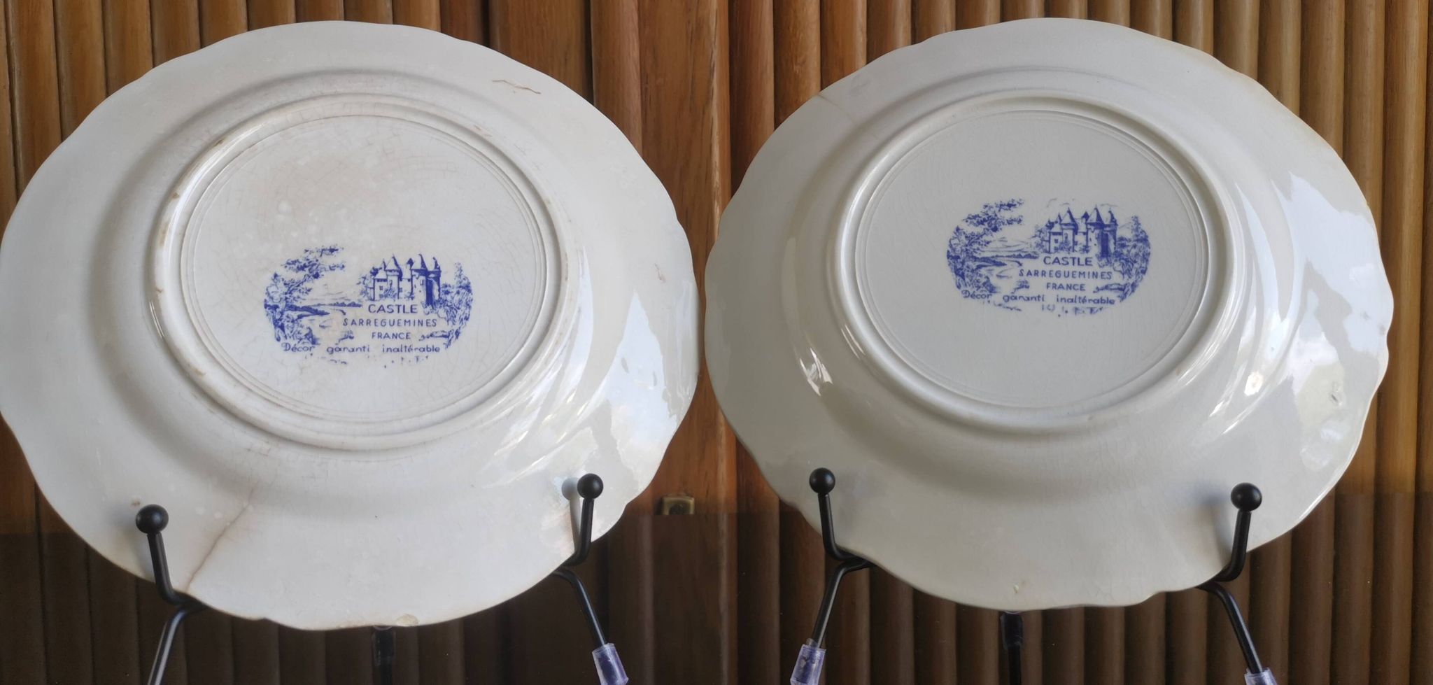 Set of 2 Sarreguemines porcelain collector's plates from the 70s