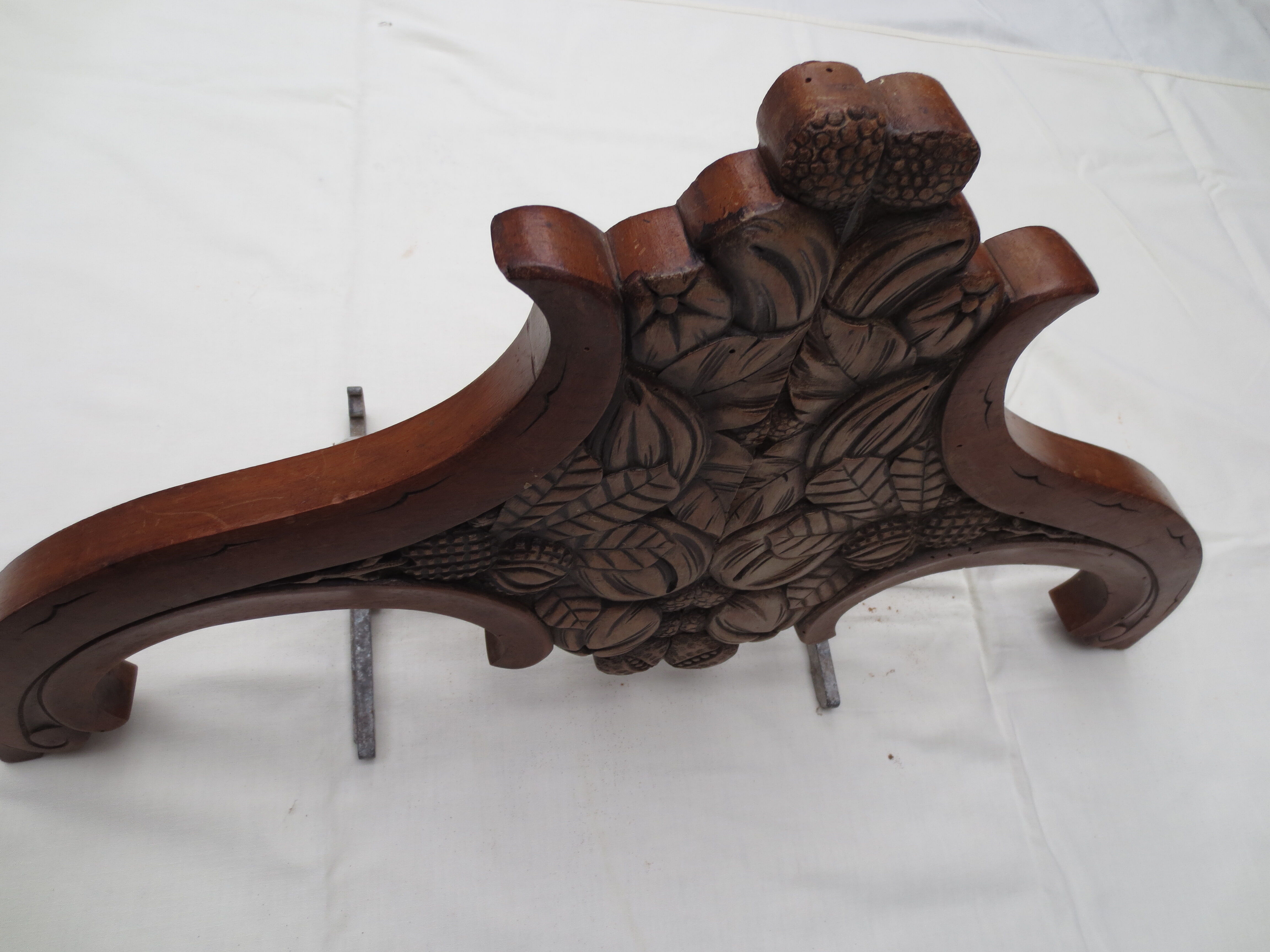 Deco wooden pediment