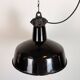 Lampe d'usine industrielle en émail noir avec dessus en fonte, années 1950