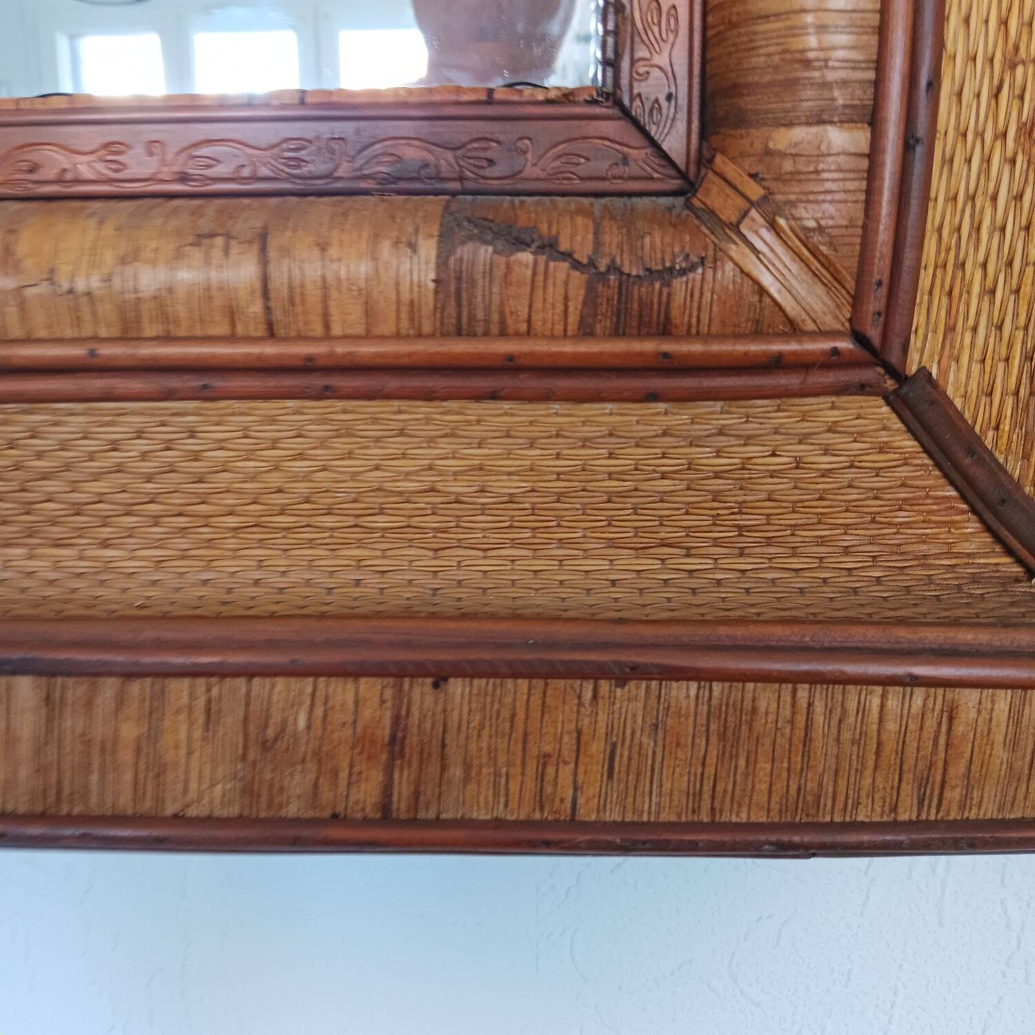 Wall mirror in rattan, wicker and wood