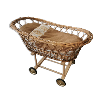 Wicker cradle for doll