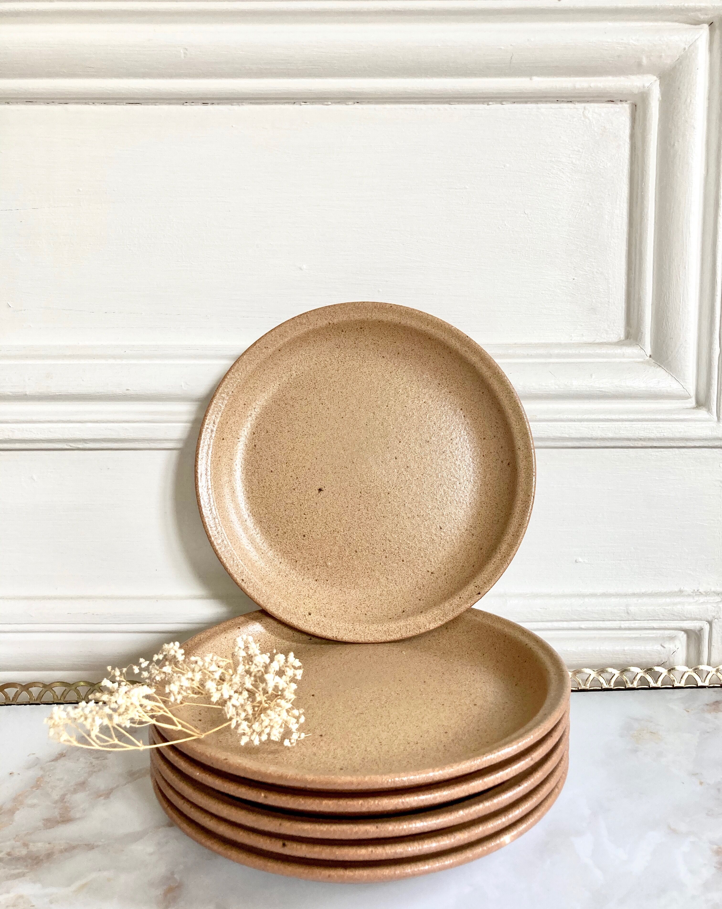 6 dessert plates made of sandstone