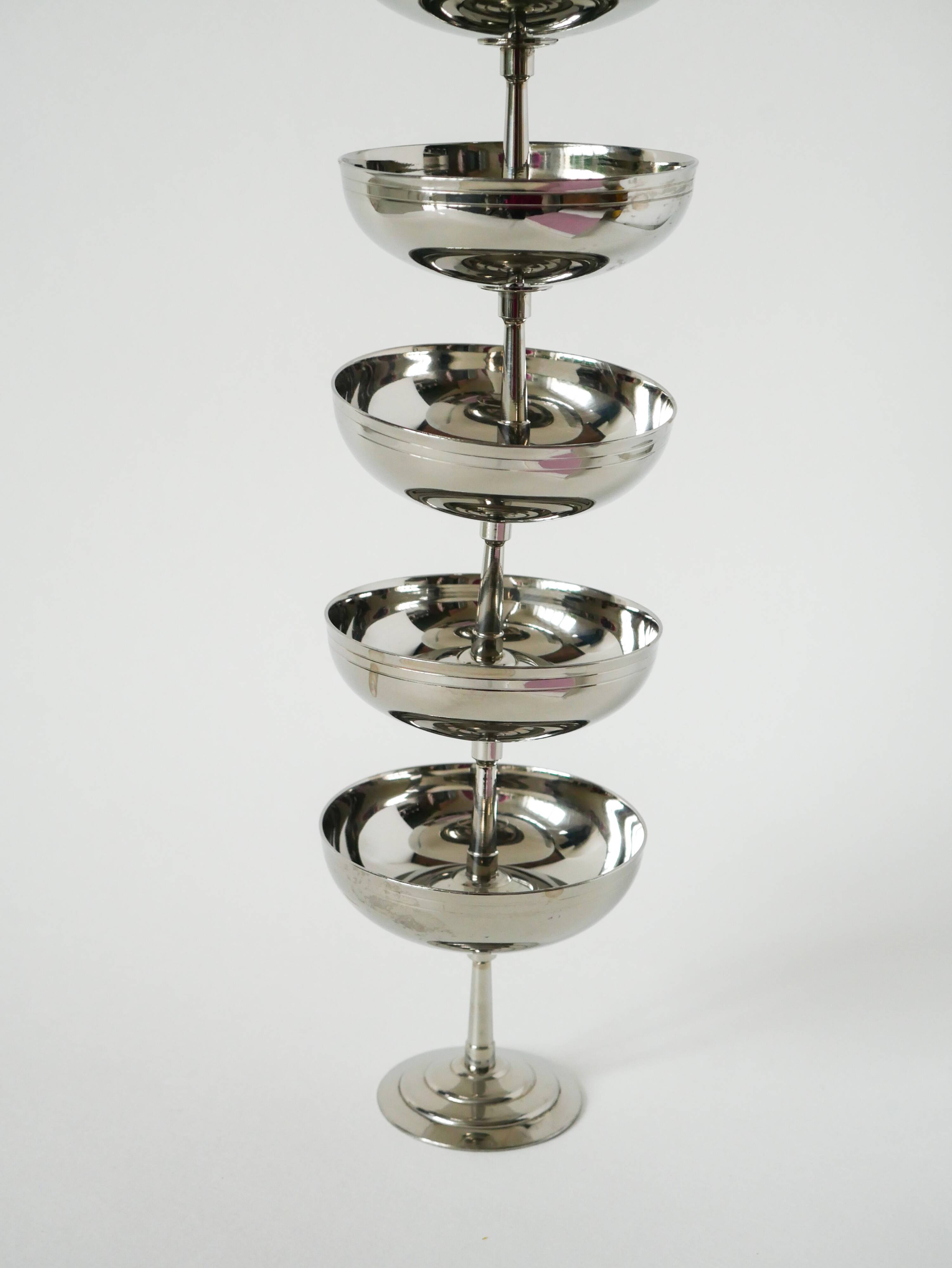 Set of 6 stainless steel bowls with fine feet, Design, 1970