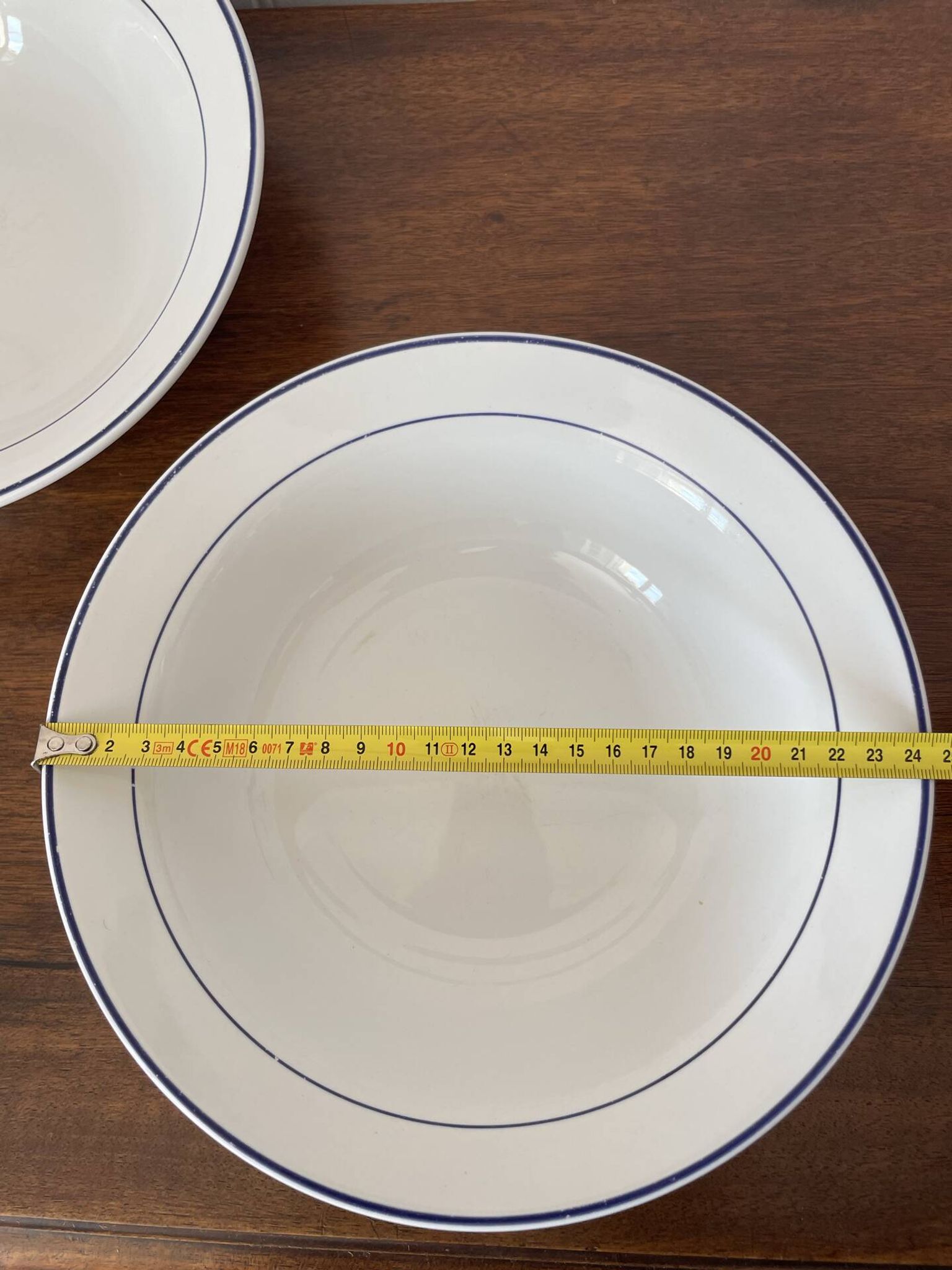 Set of 2 fine porcelain salad bowls from Italy.