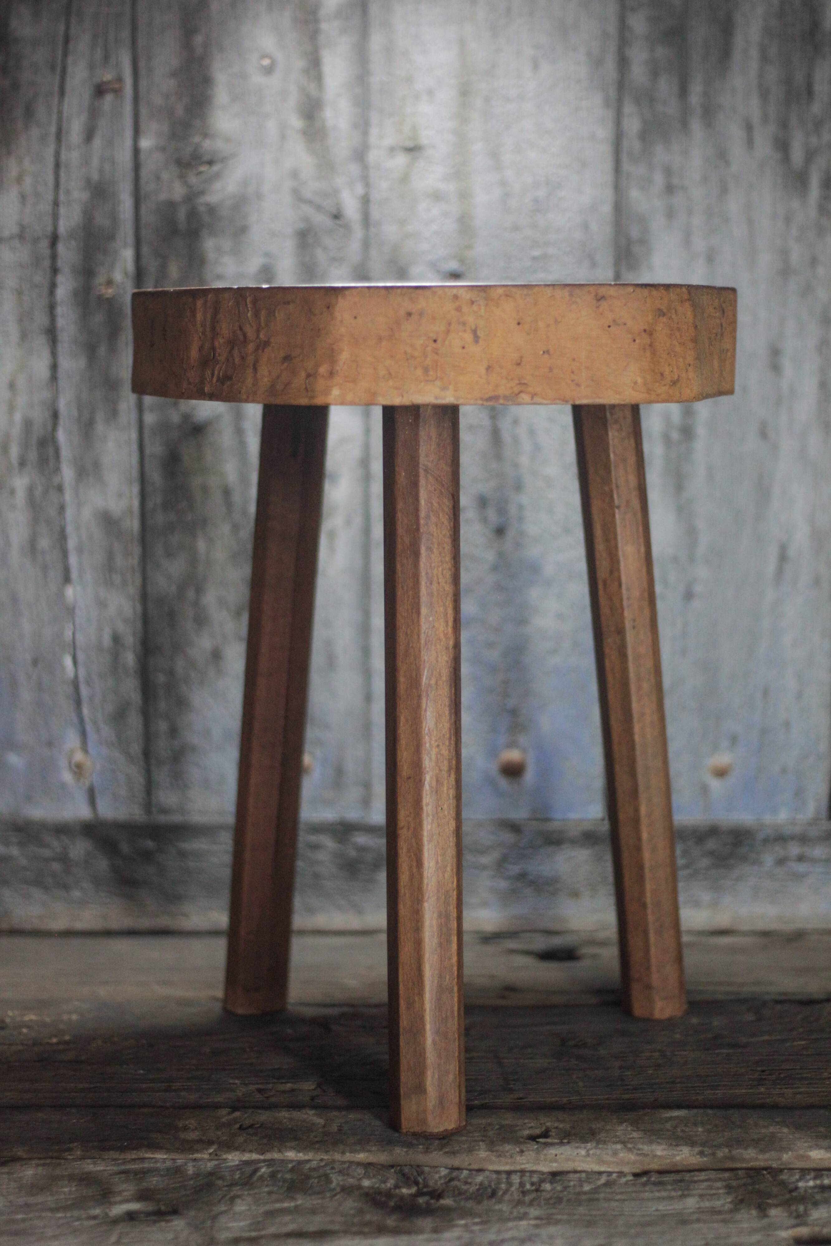 Tabouret vintage, tabouret bois , brutaliste, porte-plante, déco intérieur