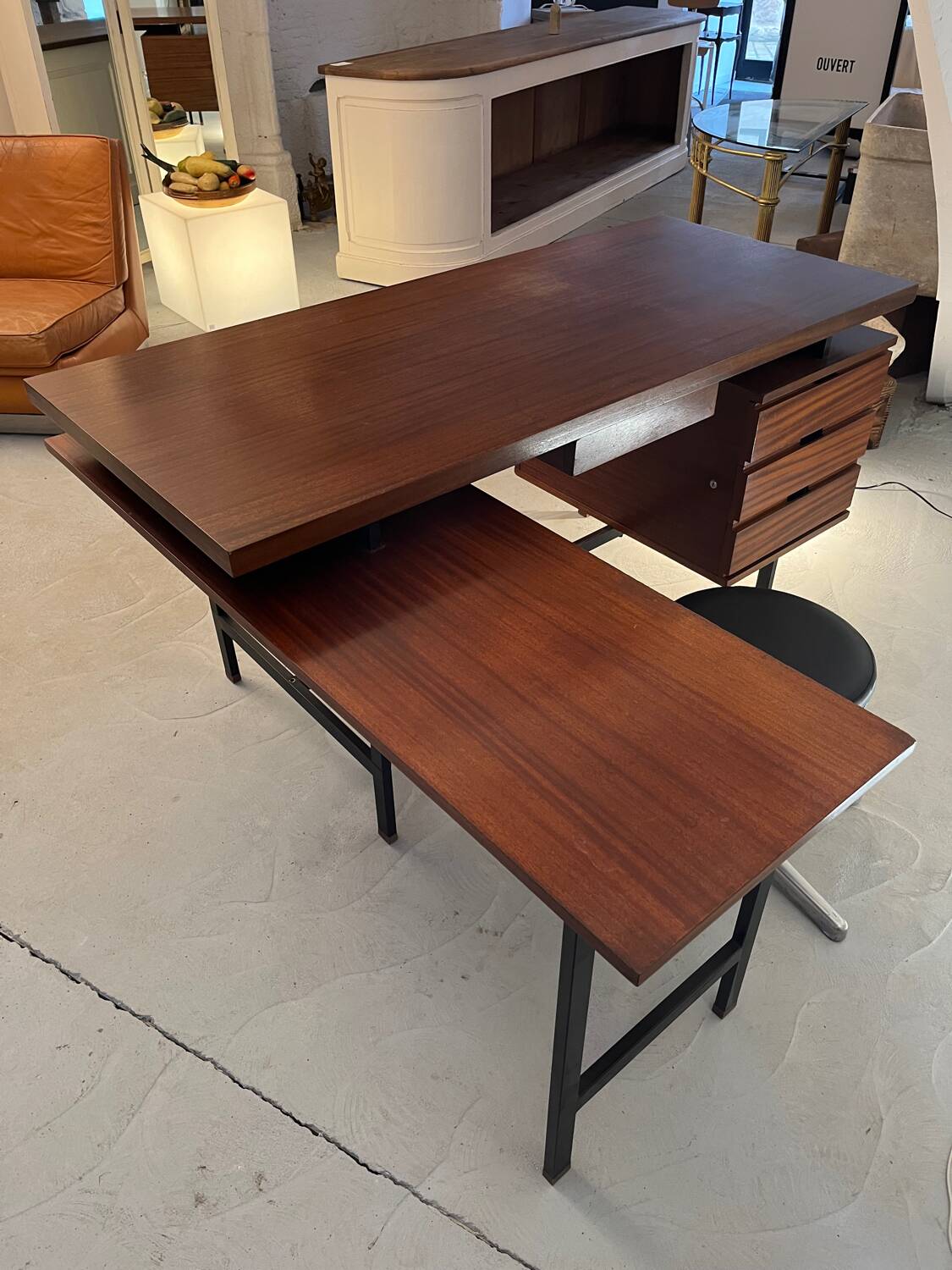 Desk Pierre Guariche