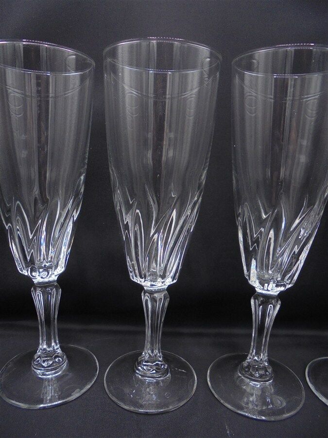 Set of 4 flutes
