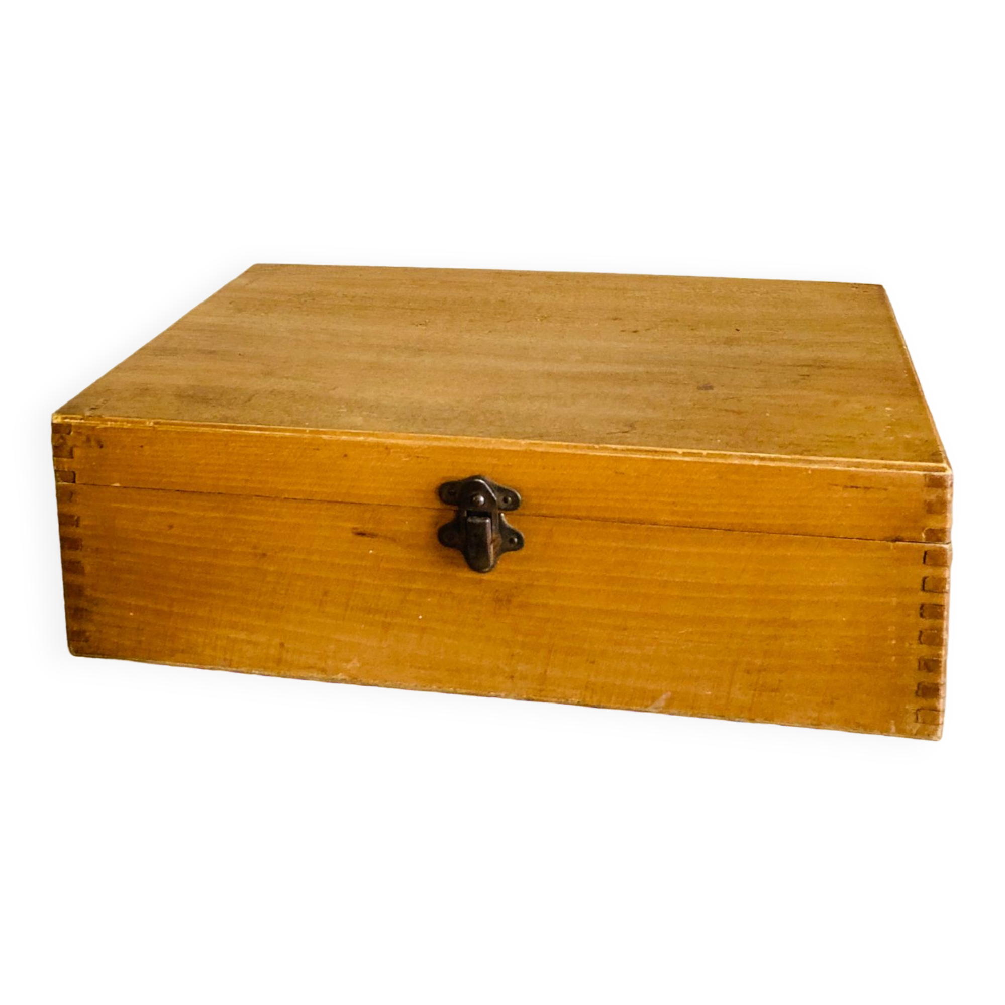 Box with compartments from the 19th century, dovetail mountings, clasp present