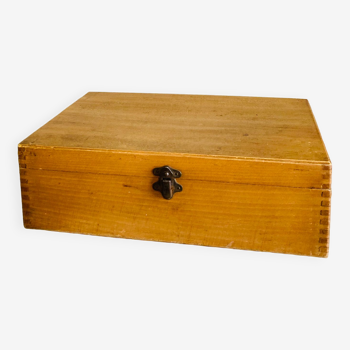 Box with compartments from the 19th century, dovetail mountings, clasp present
