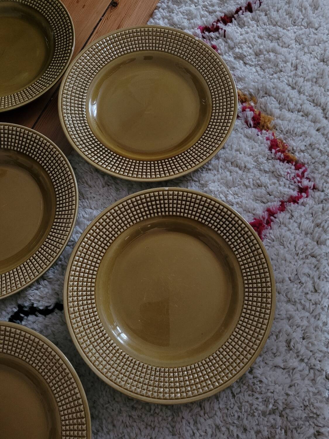 Set of 6 Niderviller flat plates