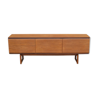 Enfilade minimaliste par White & Newton