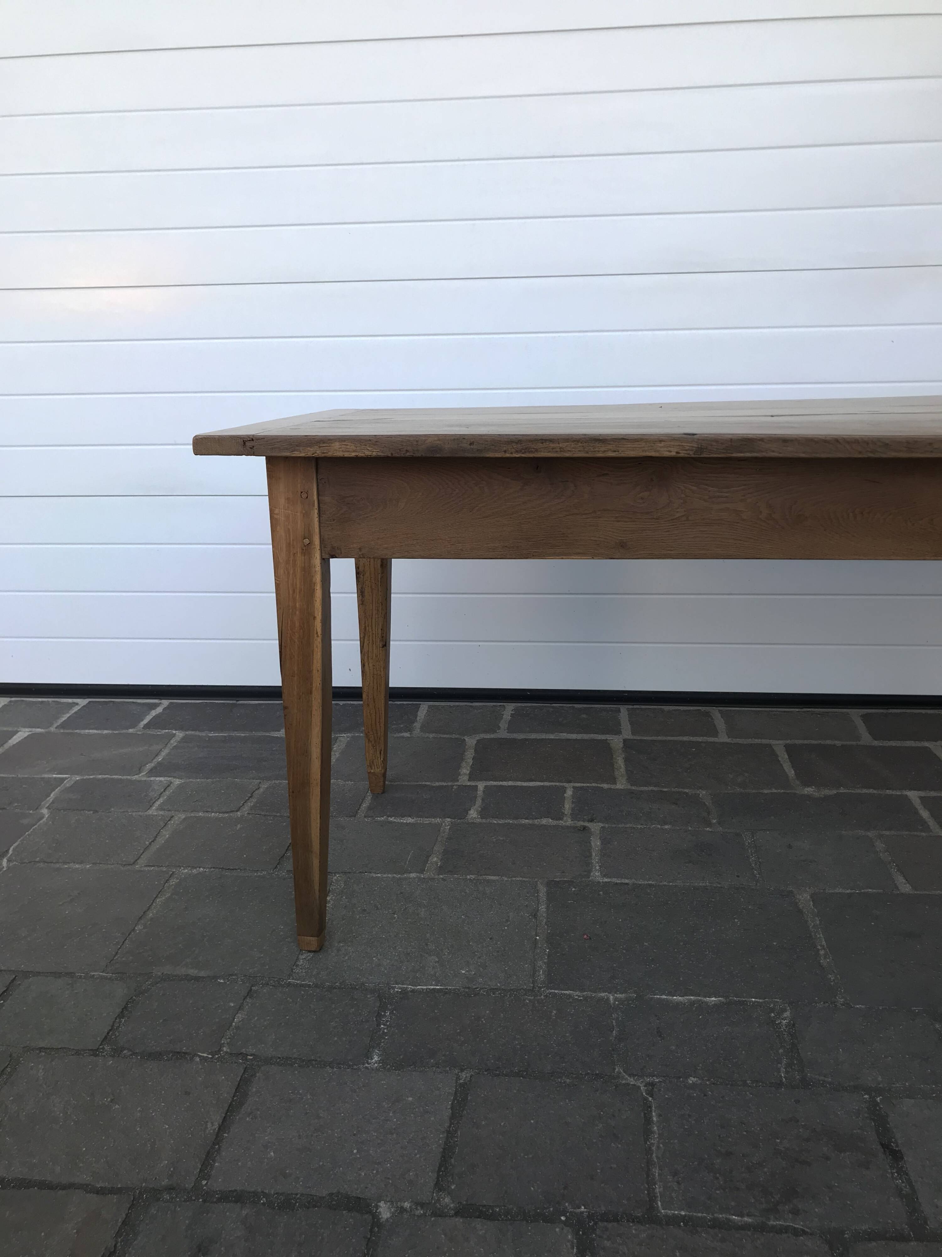 Farm table