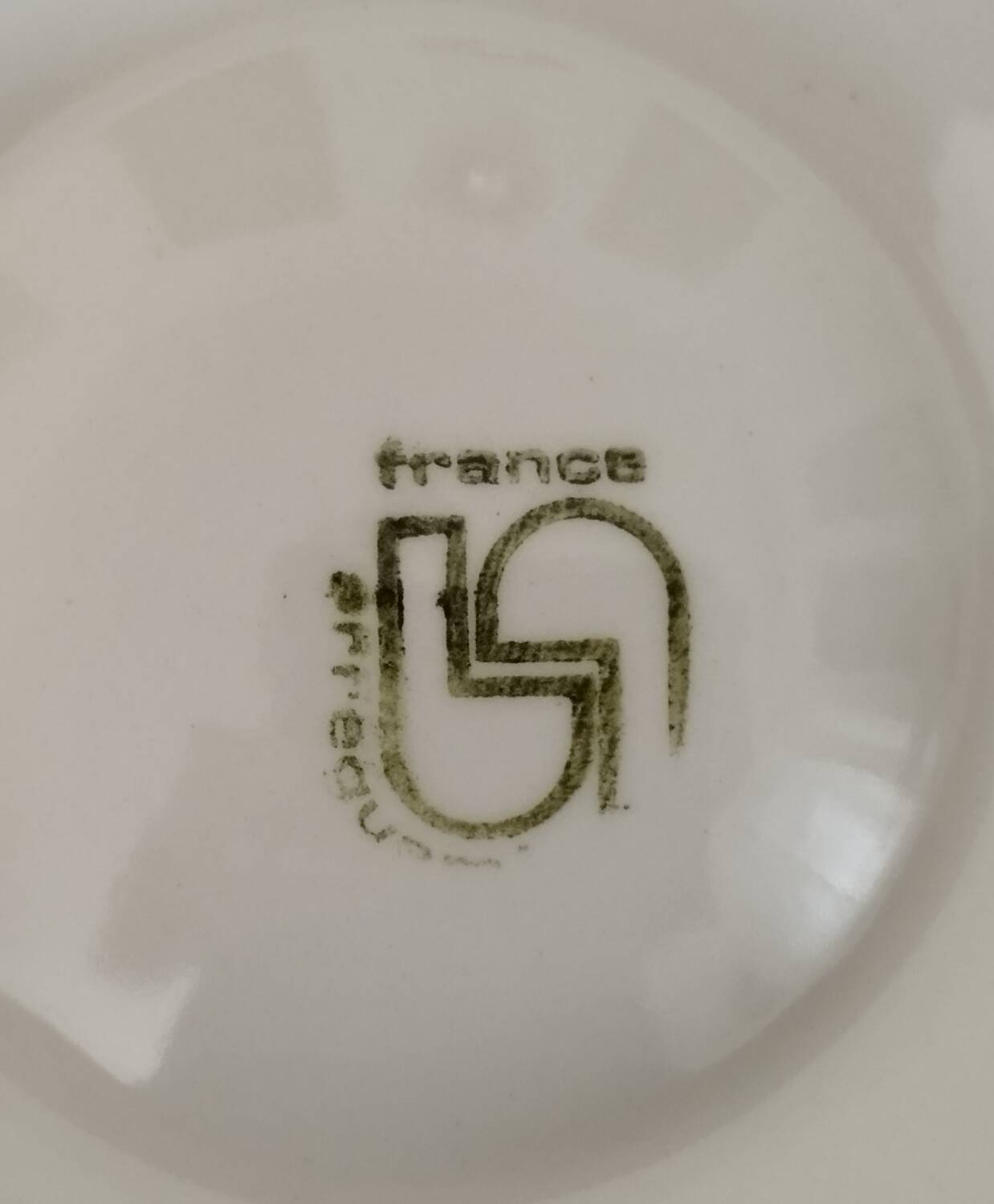 Oyster service dish and 6 plates barbotine earthenware sarreguemines ecru vintage