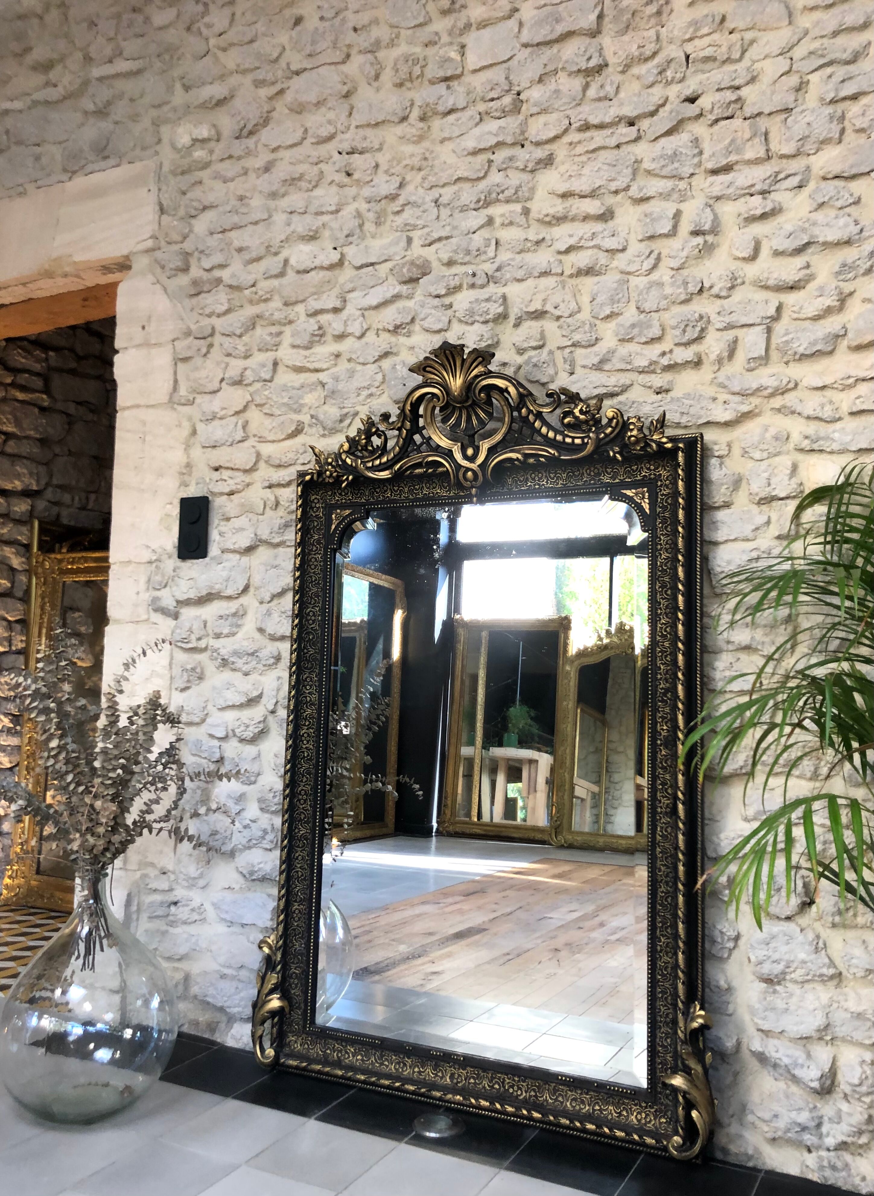 Old mirror 153.5x98.5cm Napoleon III late 19th century, beveled and stitched ice.