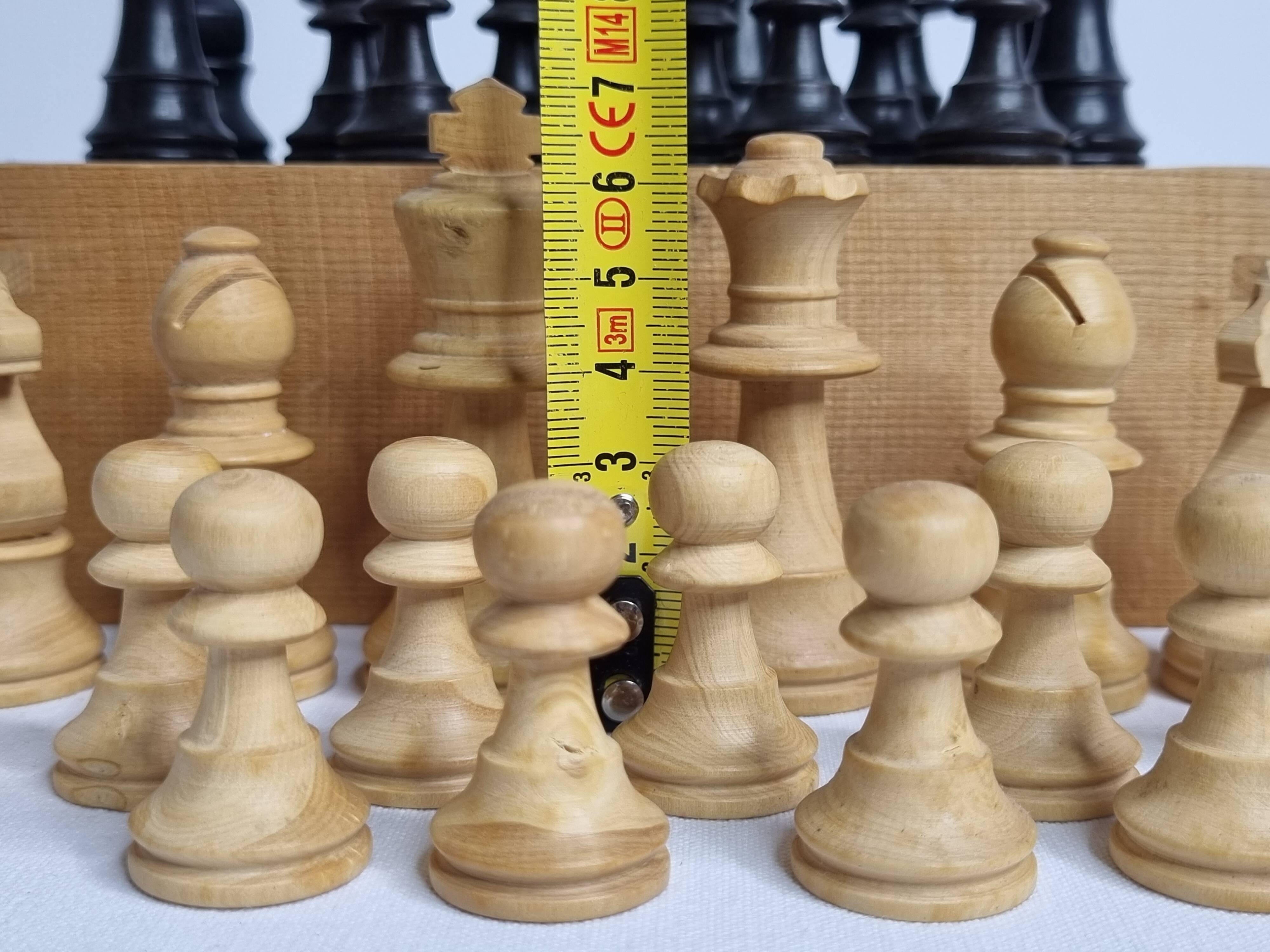Antique Staunton Design Chess Set - Turned Wood Pieces (King 7cm)