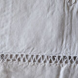 Drap ancien en lin brodé