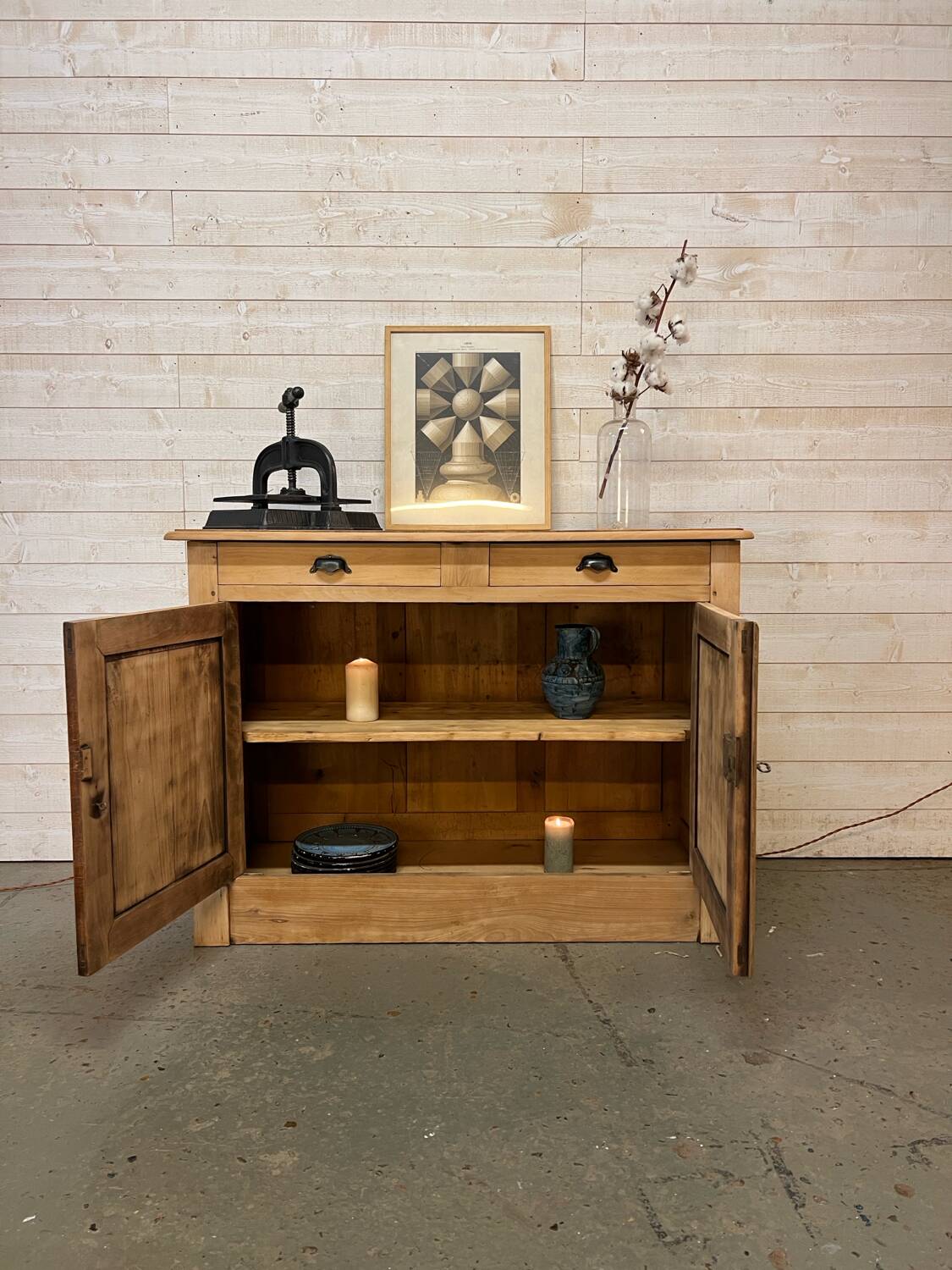 Buffet parisien en bois brut