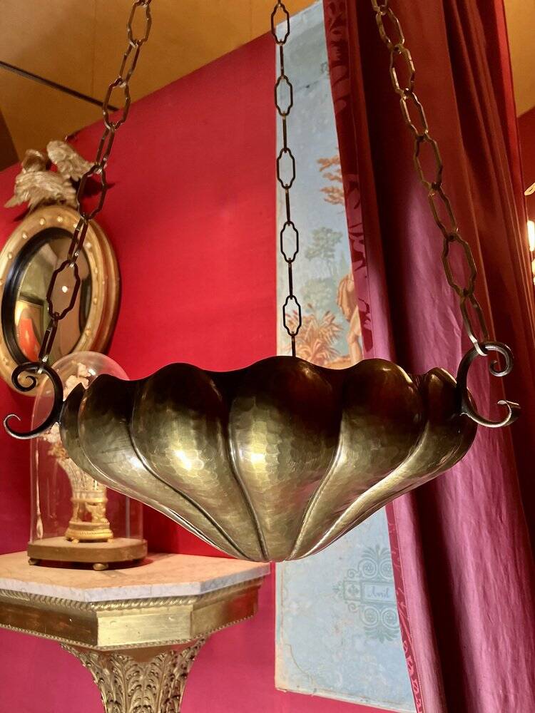 Italian Art Nouveau Hanging Bowl Pendant Lamps or Planters in Hand-Hammered Brass, 1890s, Set of 2