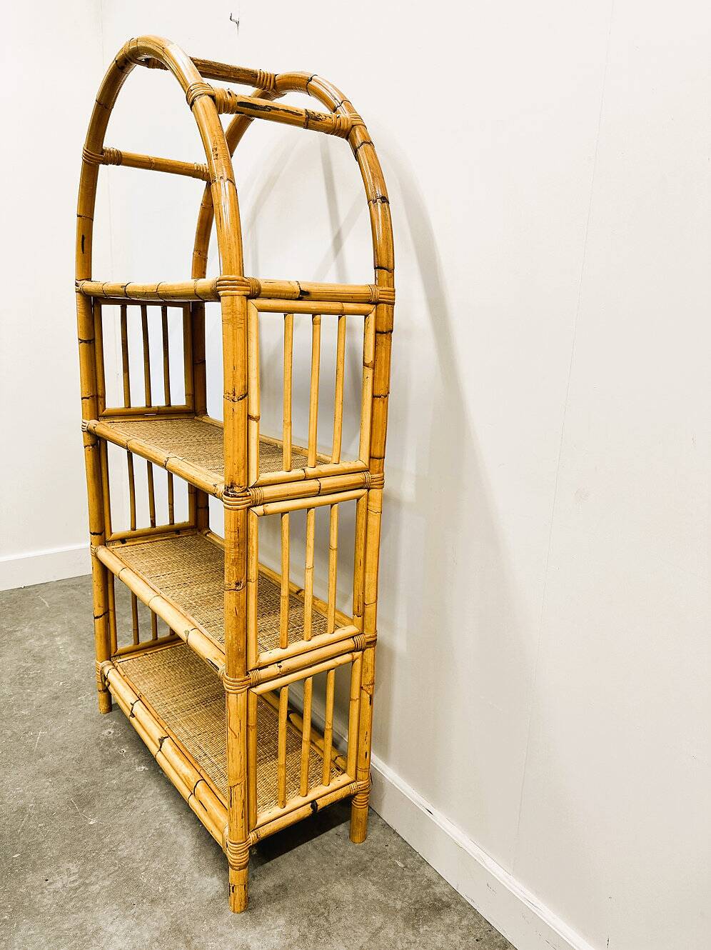 Boho chic arched bamboo shelves 1970s MCM Italian Dal Vera freestanding bookcase