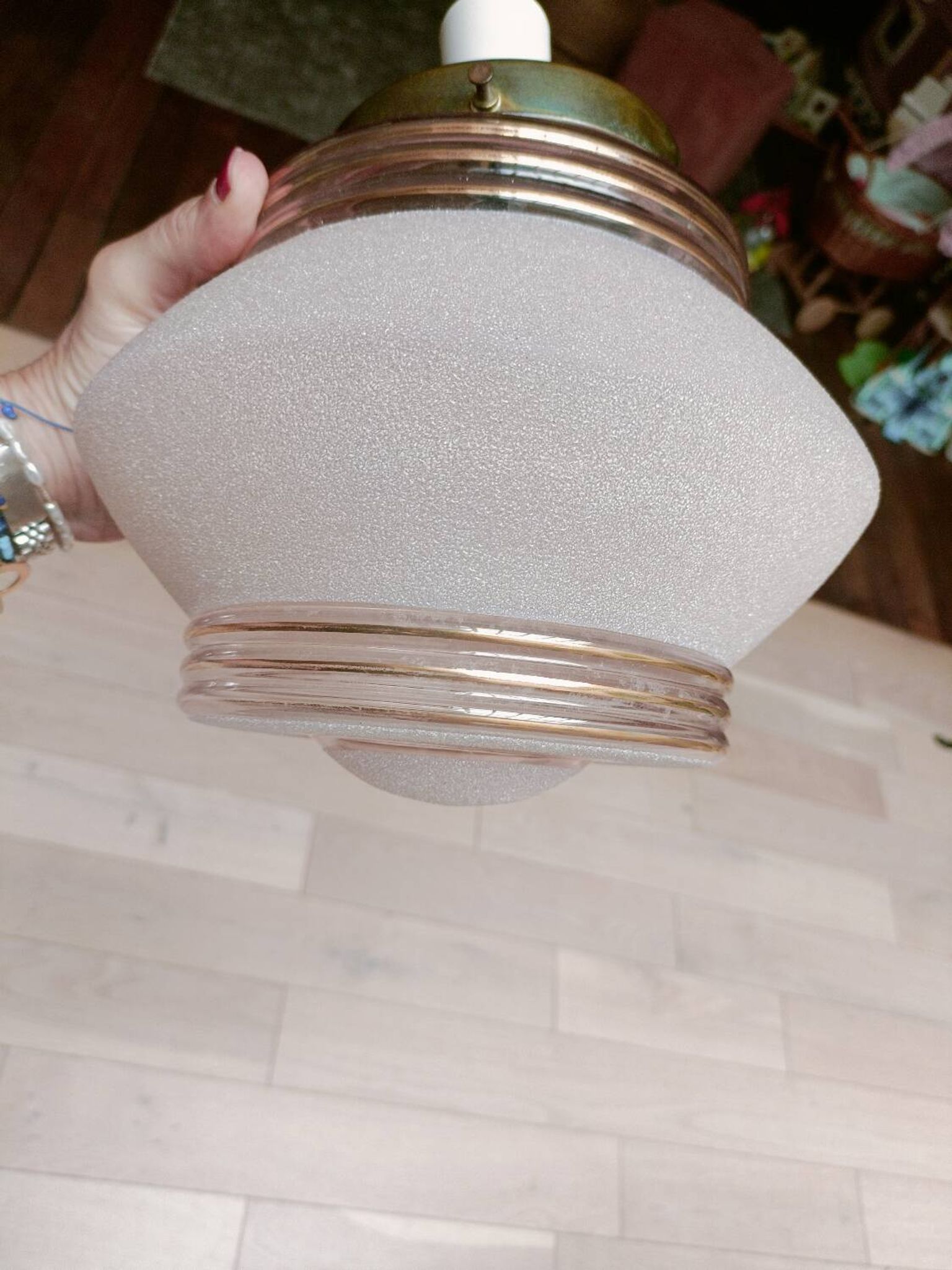 Lustre, plafonnier en verre givré