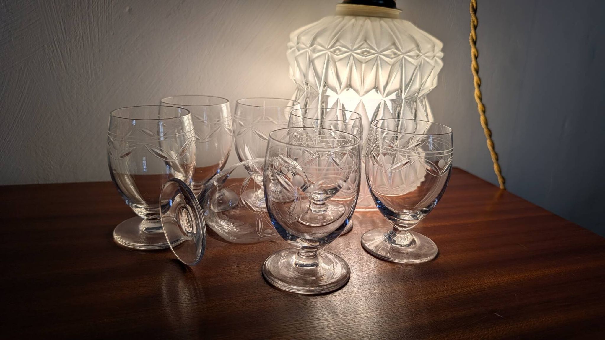 Set of 7 engraved crystal glasses