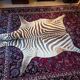 Tapis en peau de zèbre véritable