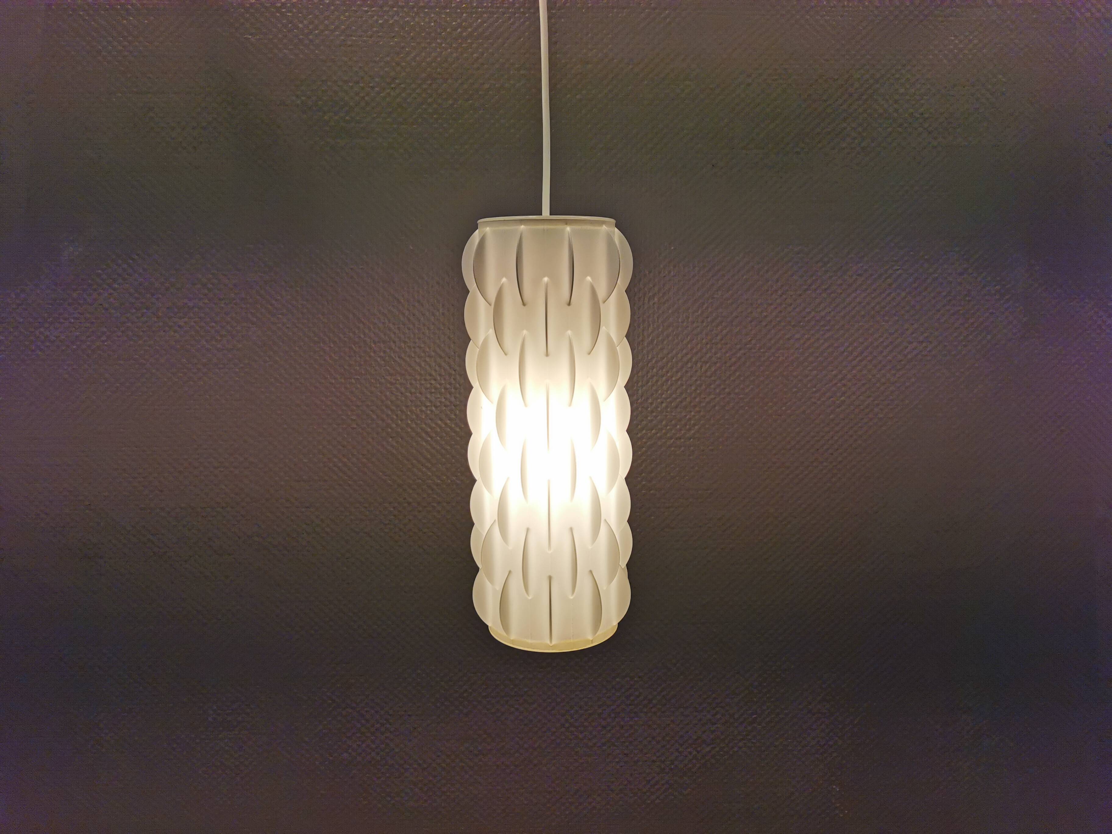 Hanging lamp model Contour, designed by Lars Schiøler made by Høyrup lighting 1970s.