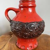 Vase en céramique rouge vif et noir, cruche lourde dans le style du milieu du siècle, poterie ouest-allemande