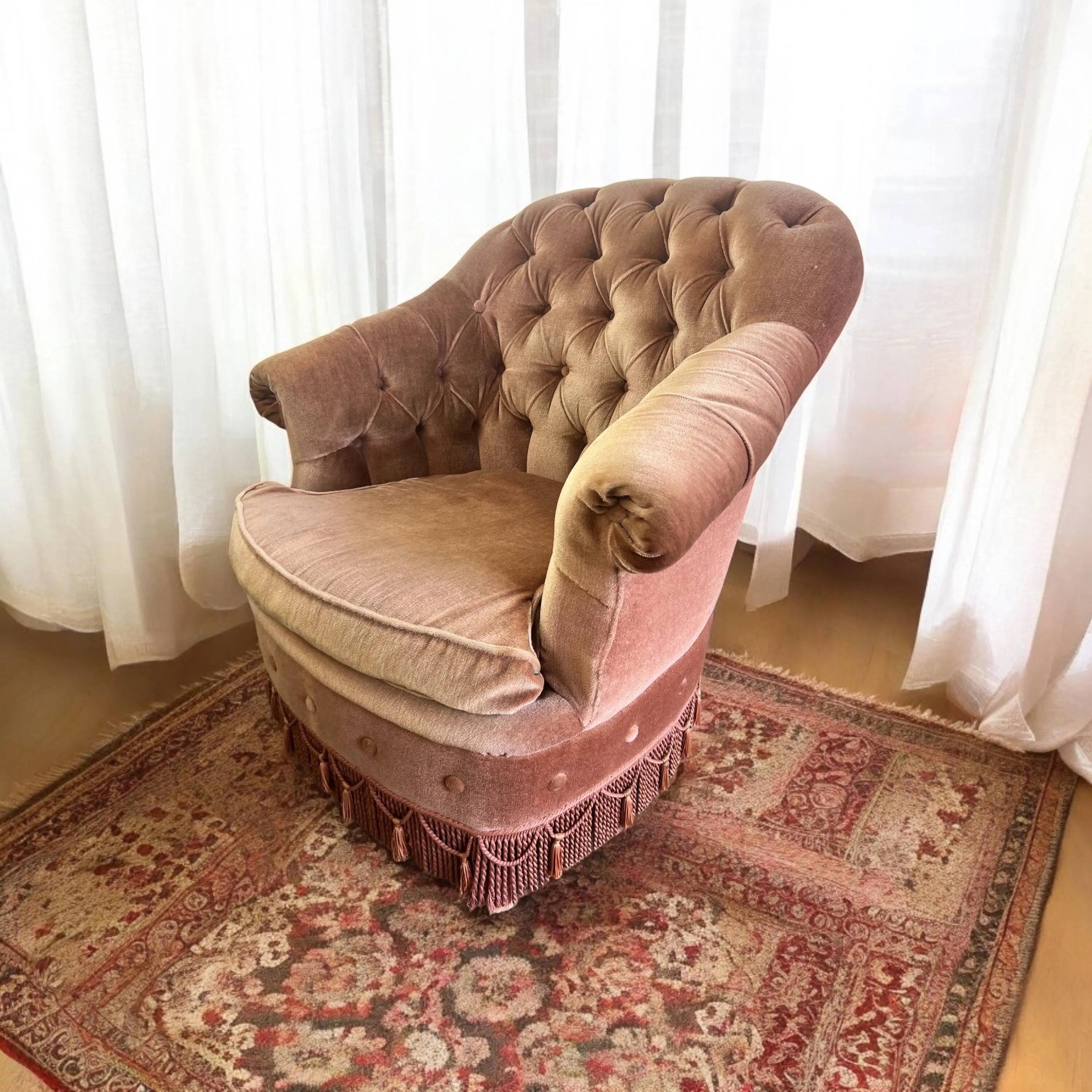 Vintage old pink armchair / single-seater with fringes