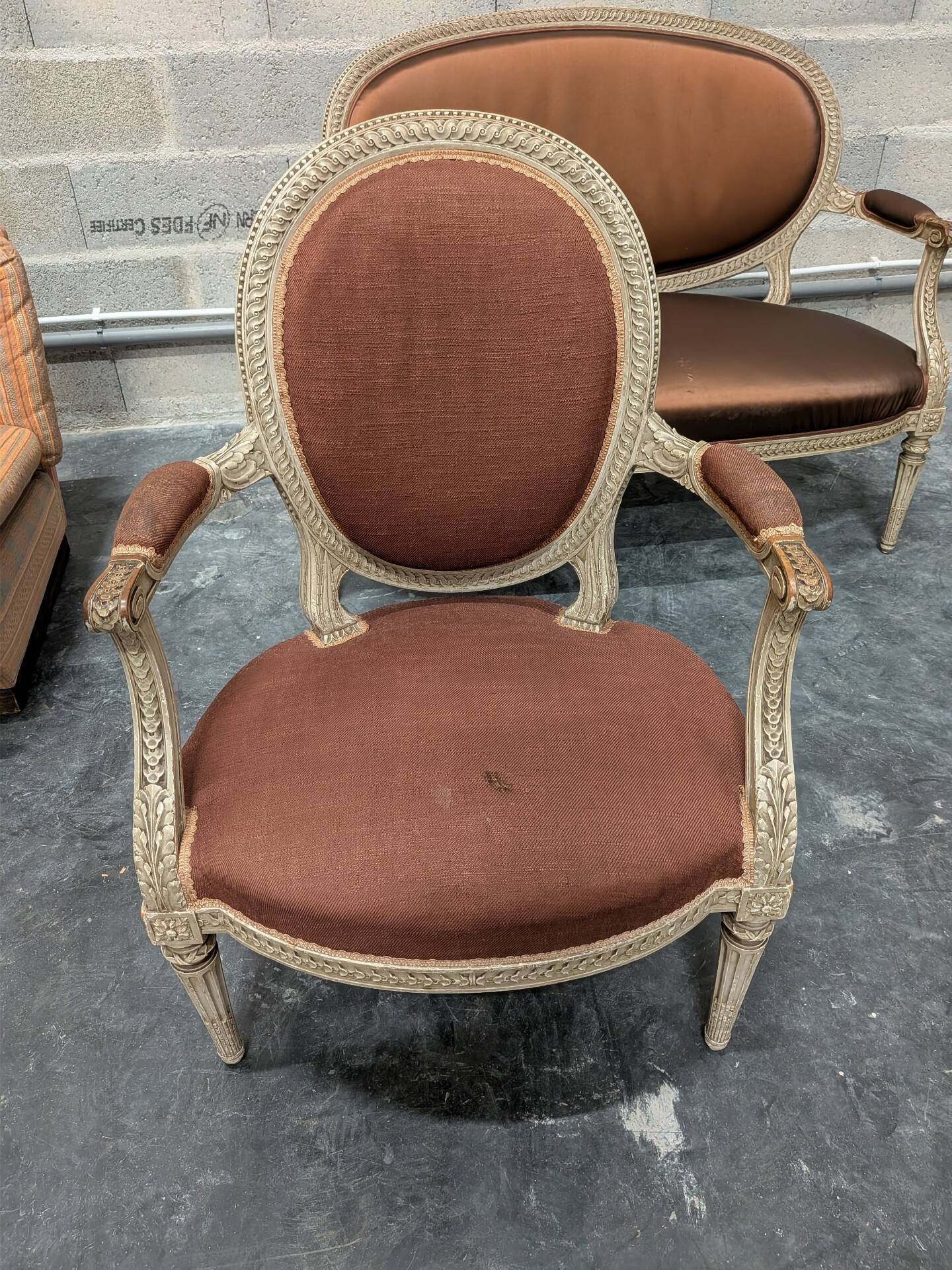 Antique Louis XVI style salon – Basket seat settee and 4 armchairs