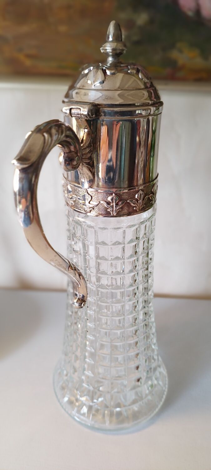 Crystal pouring decanter