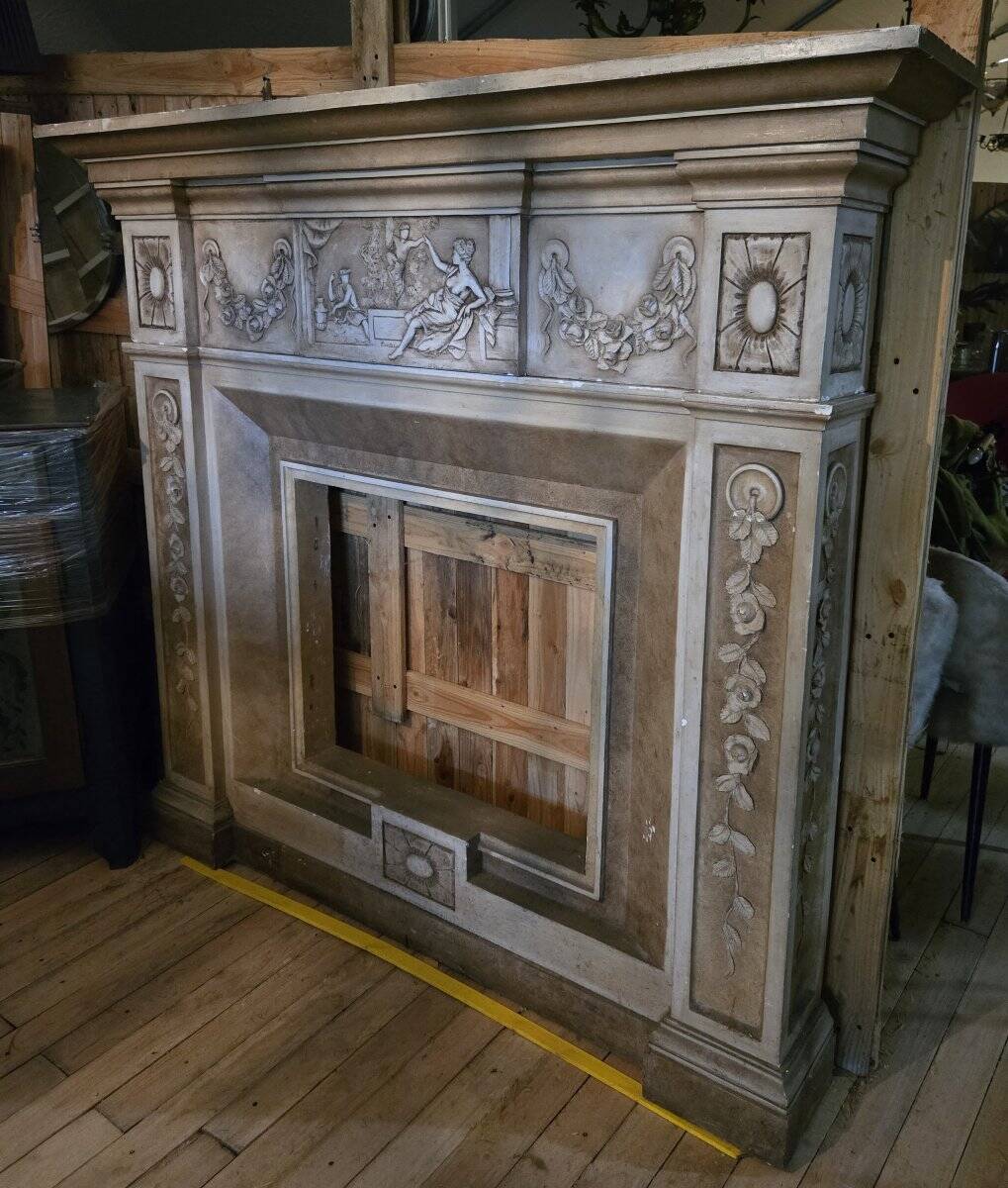 Very important plaster fireplace signed Fontés.