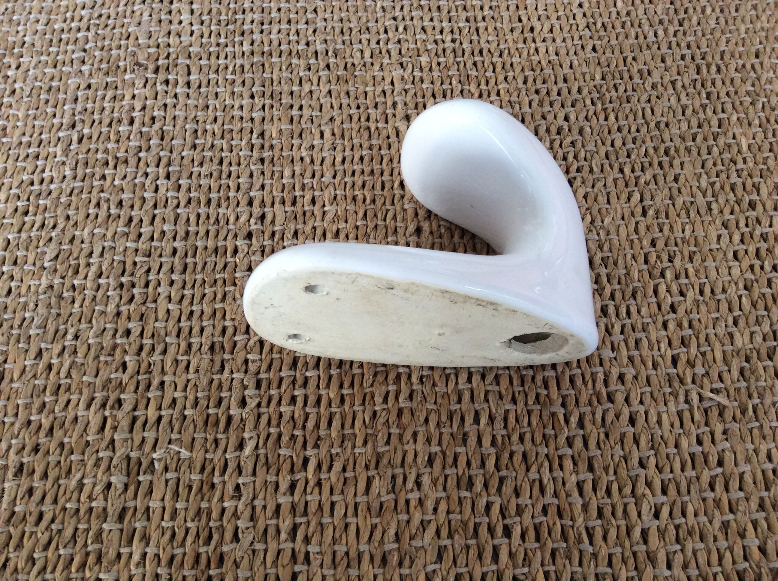 Patère en porcelaine