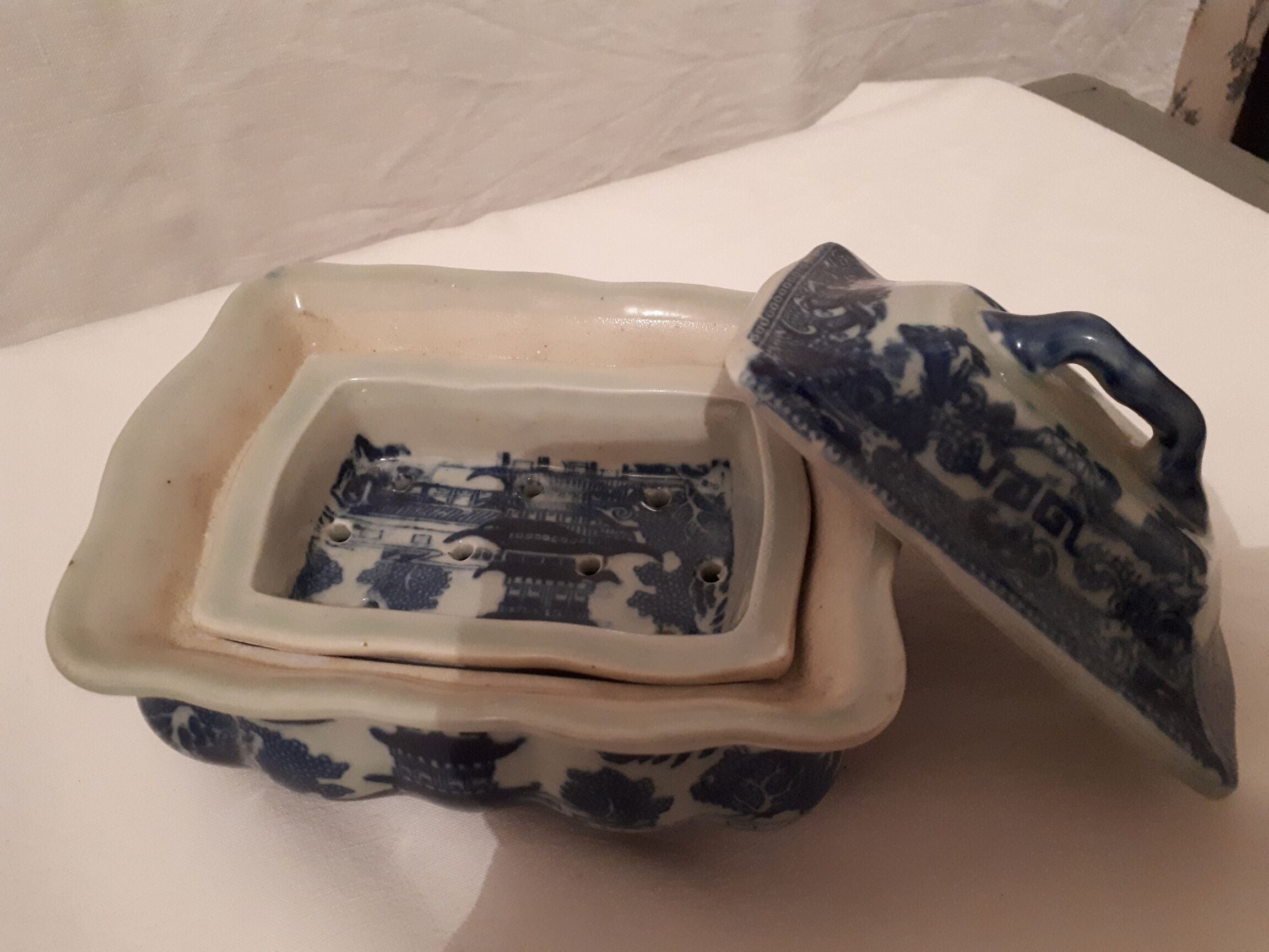 Victoria ware soap dish