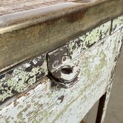 Commode en fer industriel gris, années 1950