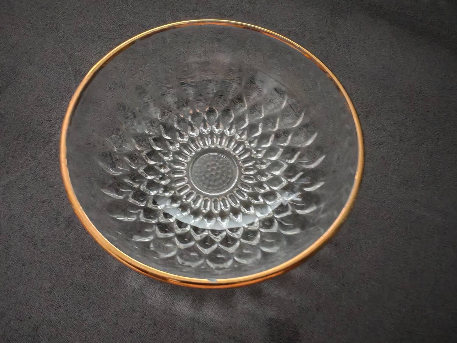 8 glass bowls with gold rim
