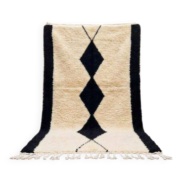 Handmade traditional artisan rug size 200/300 cm.