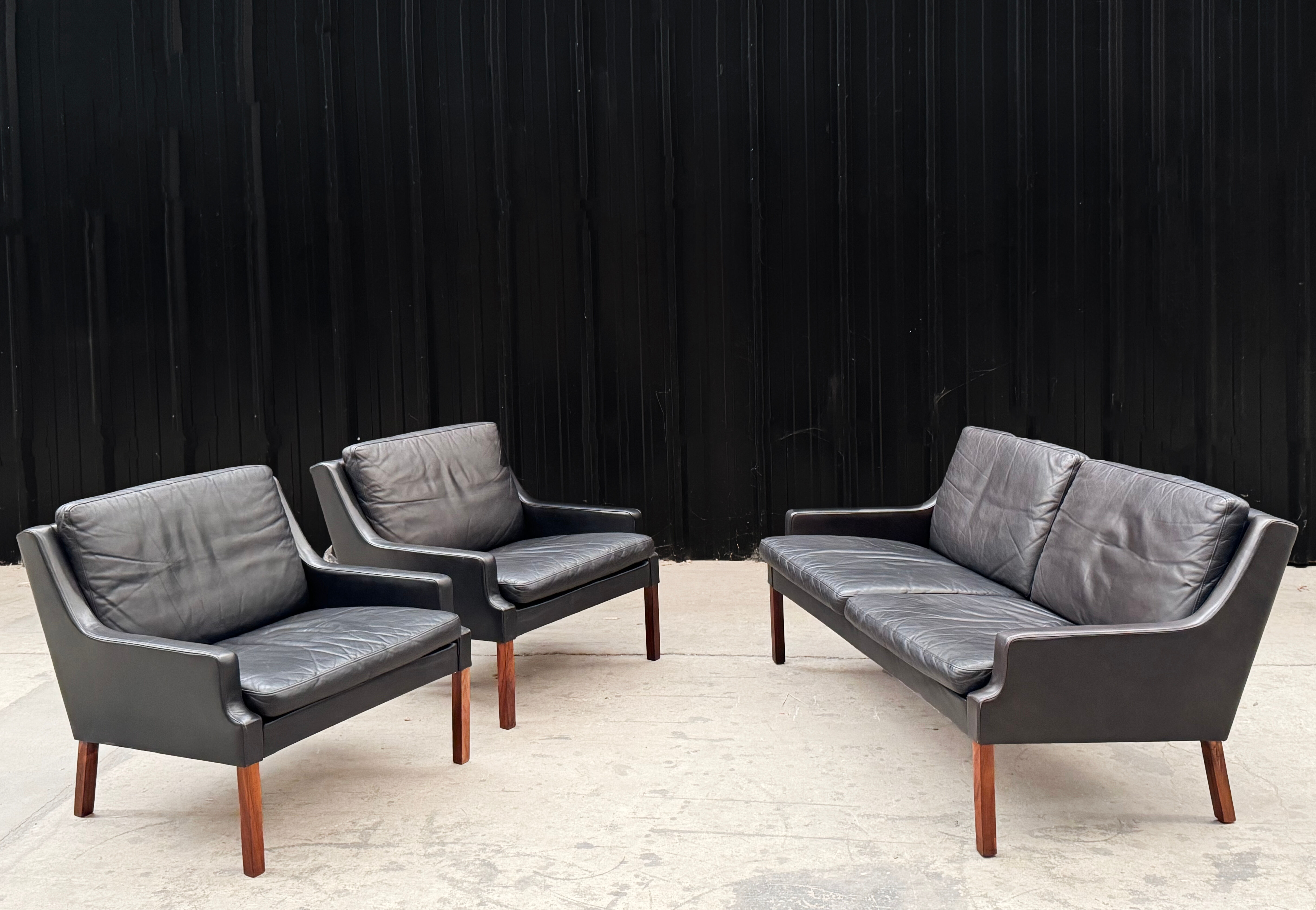 Canapé et 2 fauteuils scandinaves en cuir
